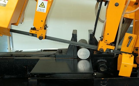 芦山数控带锯床自动送料精度会出现偏差吗？